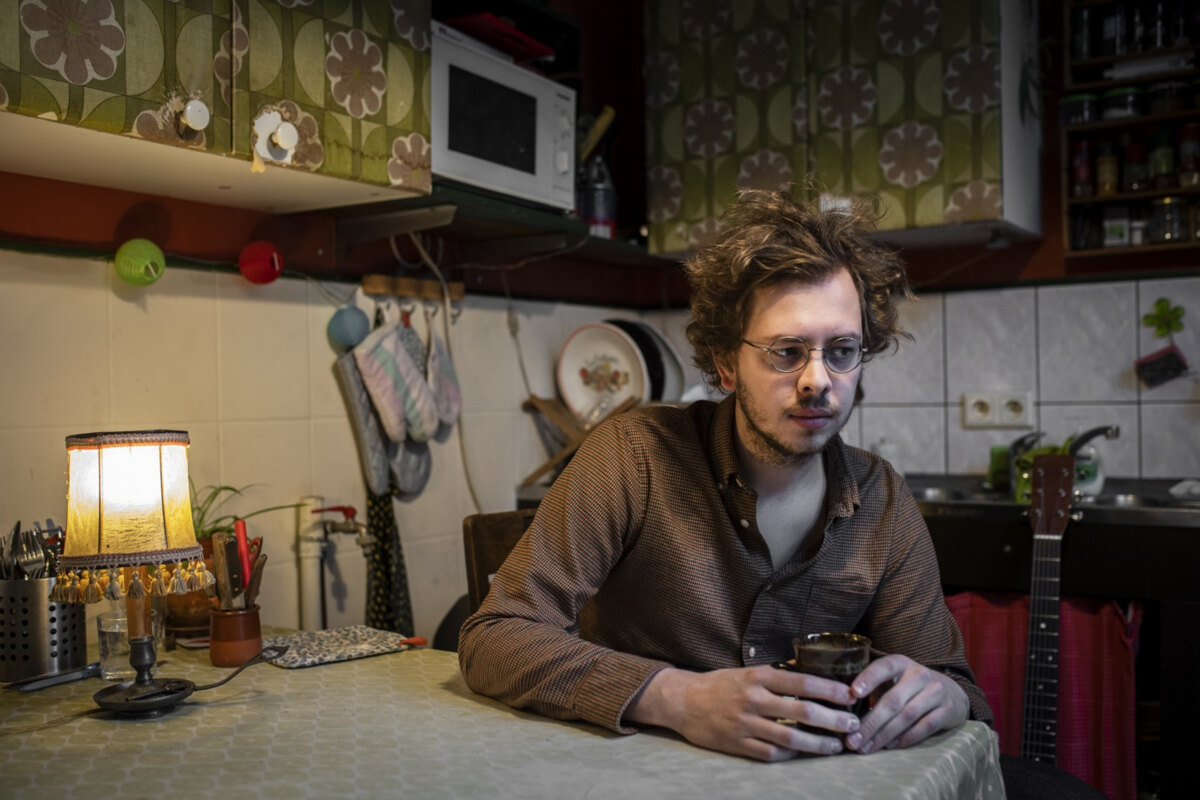 Brent Beukelaer lost album track van zijn  solo-debuut
