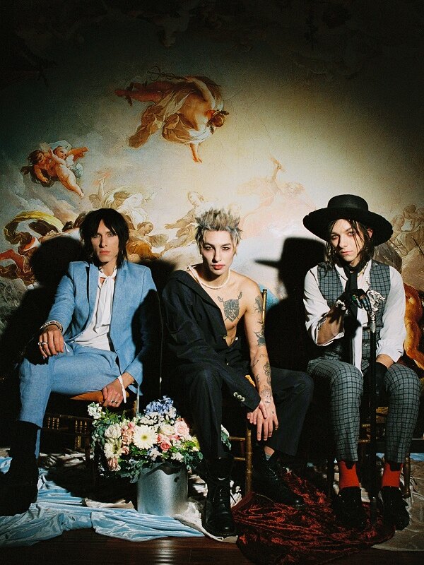 Palaye Royale Share Two New Exhilarating Tracks & Music Videos “No Love In La” & “Punching Bag” Out Now