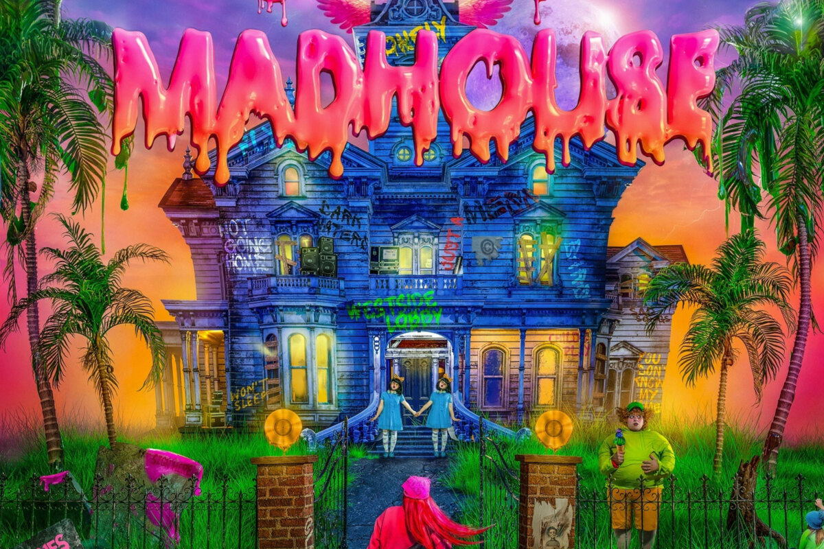 Tones And I brengt debuutalbum 'Welcome To The Madhouse' uit