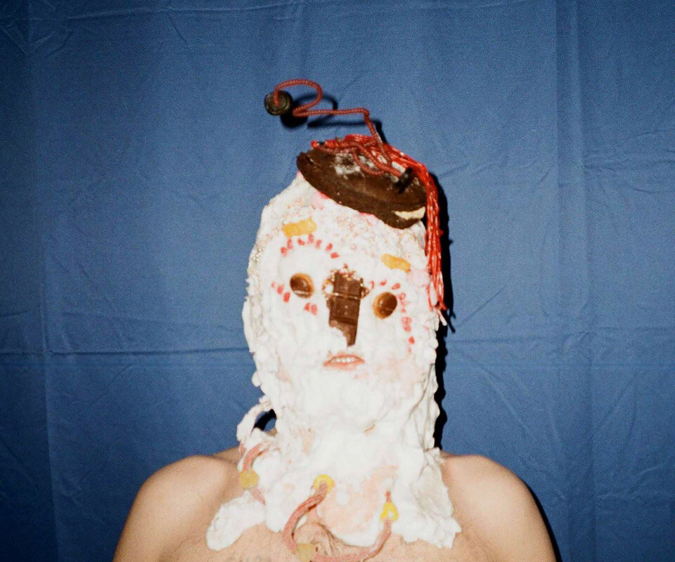 Le Junk  - Genre-hopping London newcomer reveals electro-pop earworm 'Bad Stuff'
