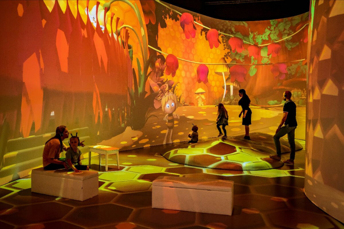 Nieuw vanaf vandaag: immersive experience 'Maya en het Honingfeest' in de Studio 100 Story Studio!