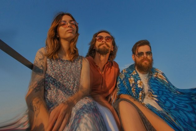 Ukraine's Straytones Share New Song "Night Bird" From Upcoming Album!