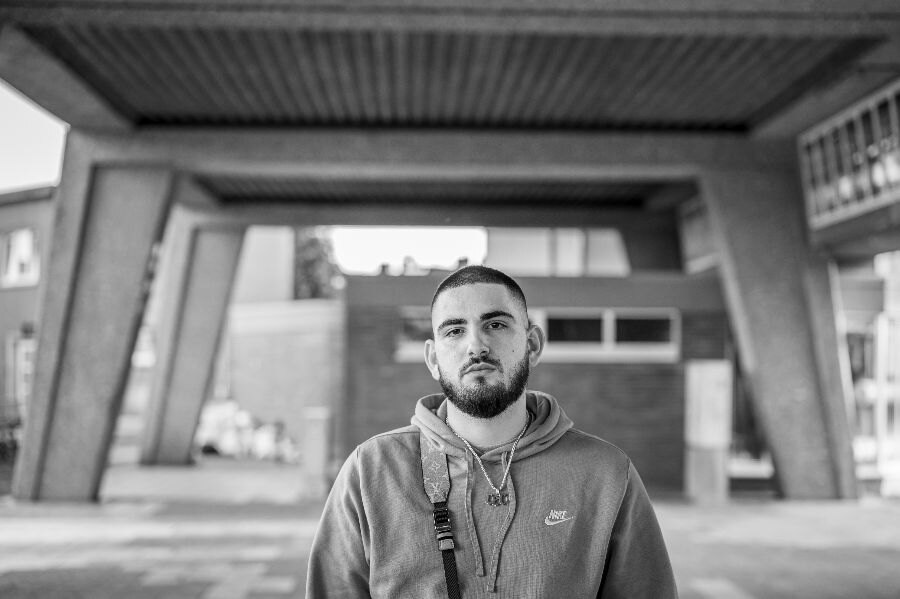  Artiest Cem tekent bij Top Notch en werkt samen met Zwangere Guy