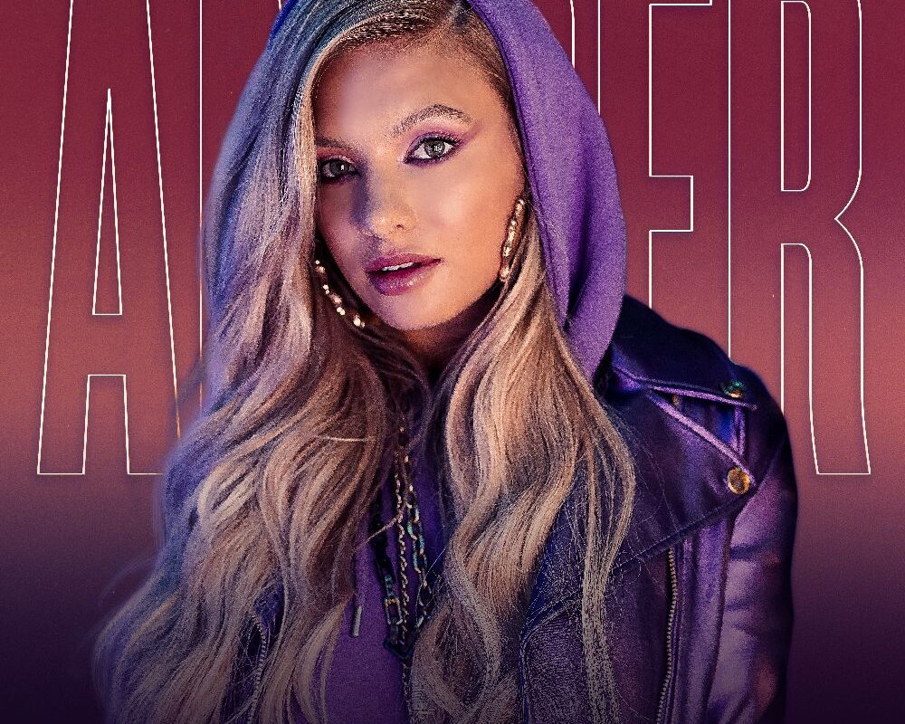 'Nog Iets Langer' is de nieuwe single van popzangeres Amber