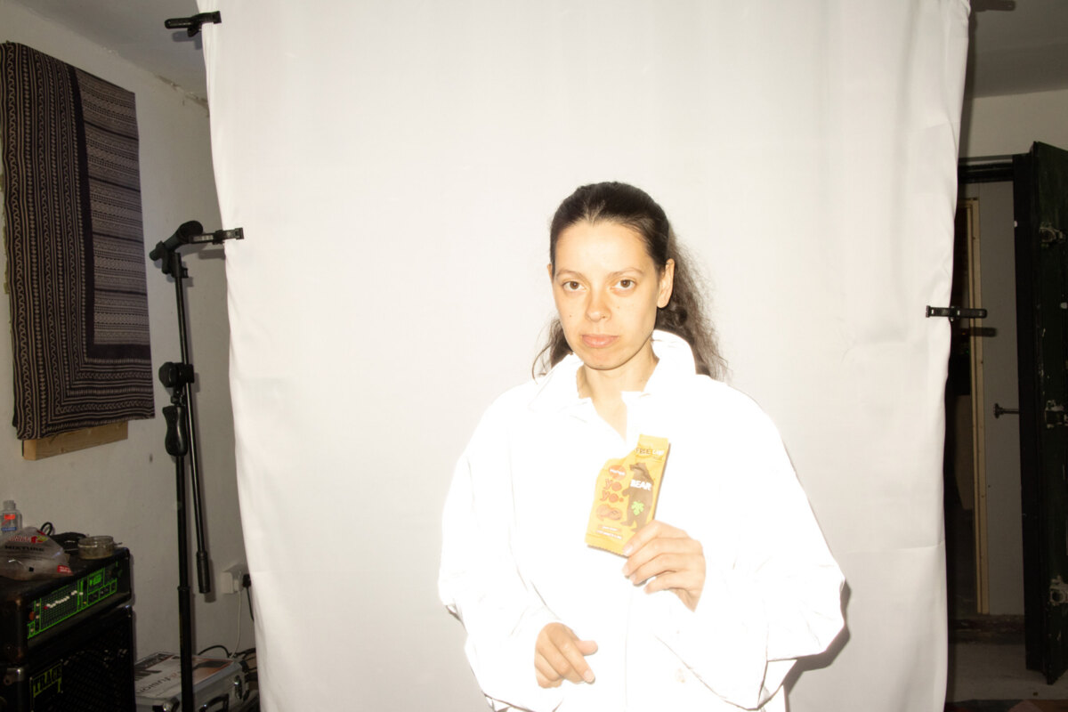 Tirzah shares new single “Hive Mind”