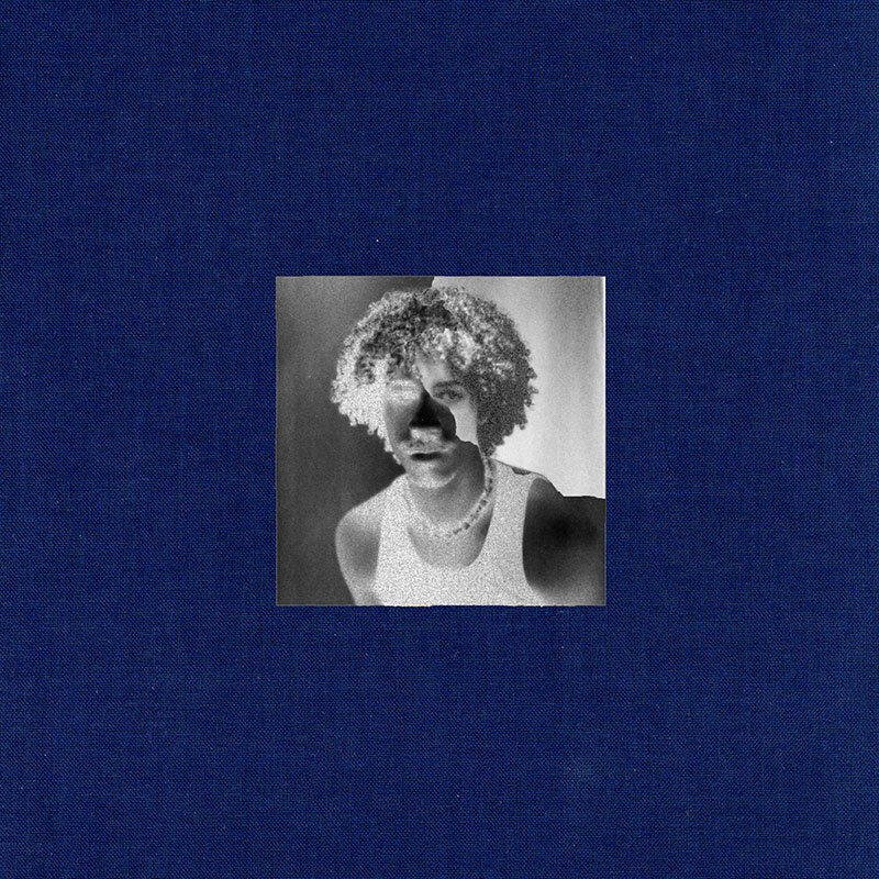 Ola verrast met debuut-EP 'My Favourite Mistakes' en deelt akoestische videoclip van nieuwe single
