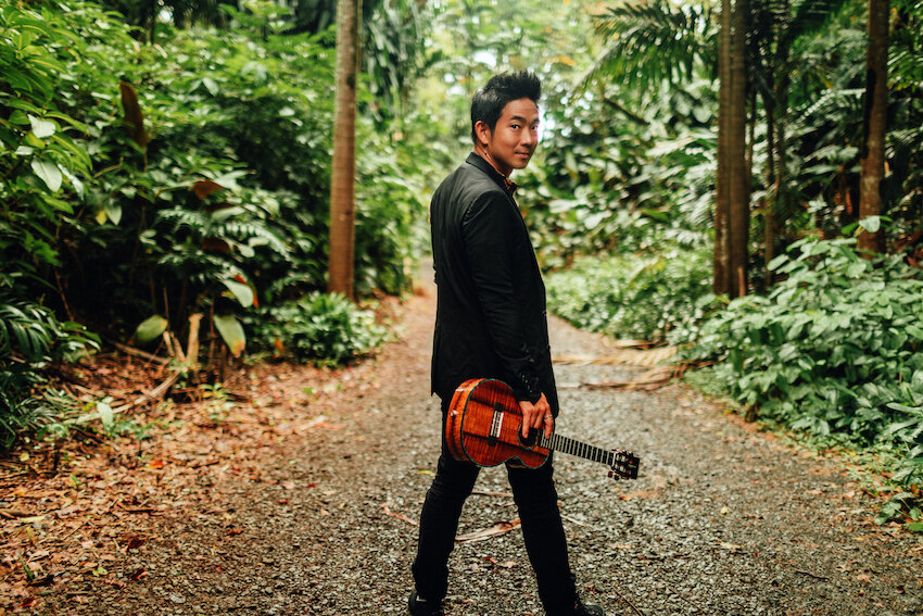Jake Shimabukuro brengt twee nieuwe singles uit met Jack Johnson en Kenny Loggins!