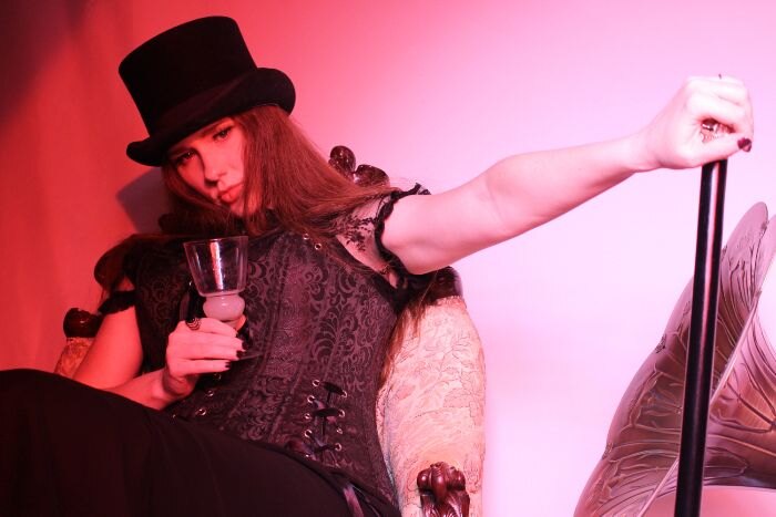 Joan Avant Premieres New Video