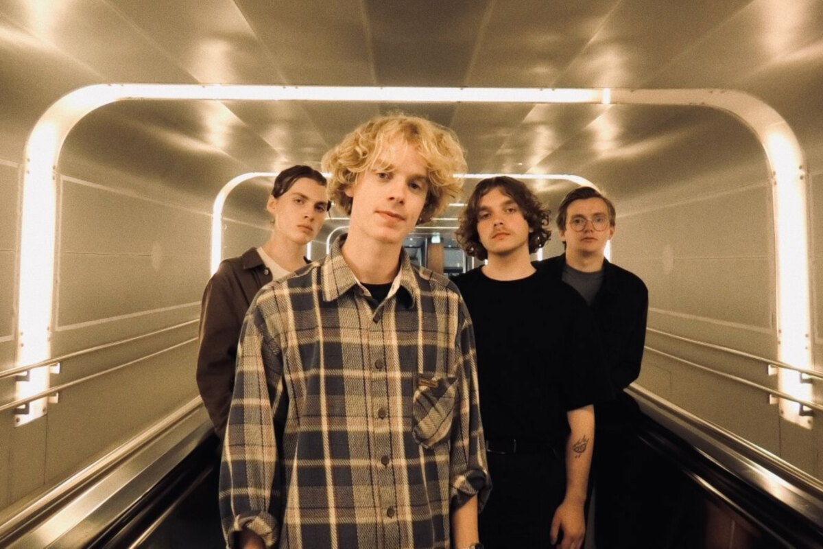 This Daze release fuzzy anthem 'Skiptracing'