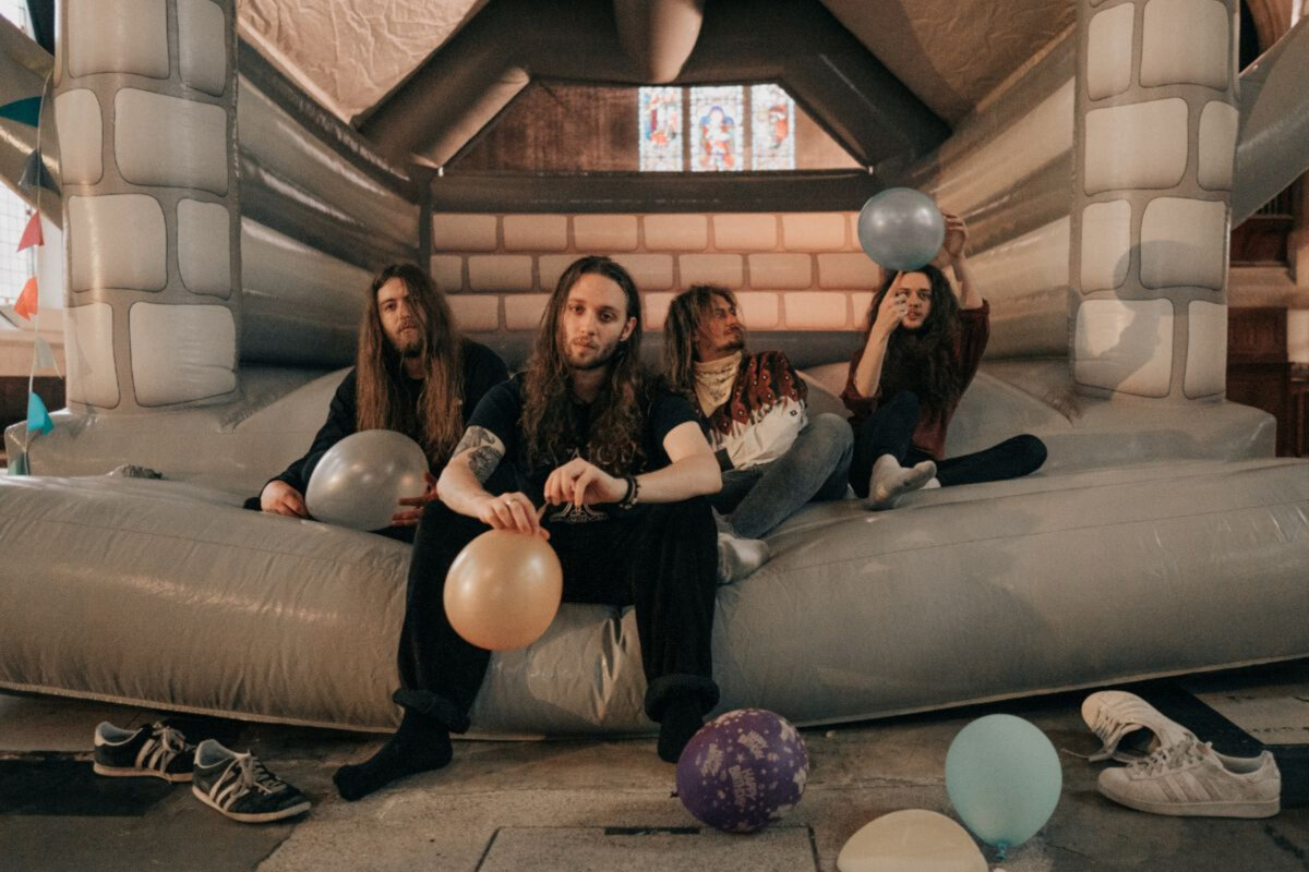 Alt-rock quartet El Moono stream new single and announce EP