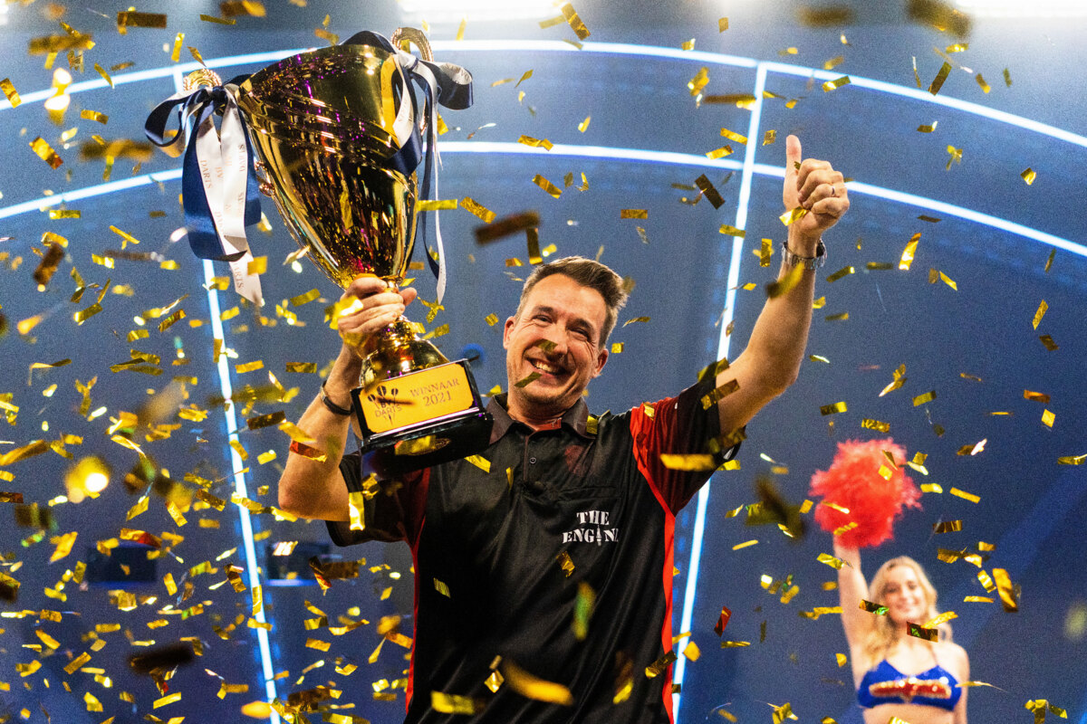 Andy Peelman wint BV Darts na spannende finale