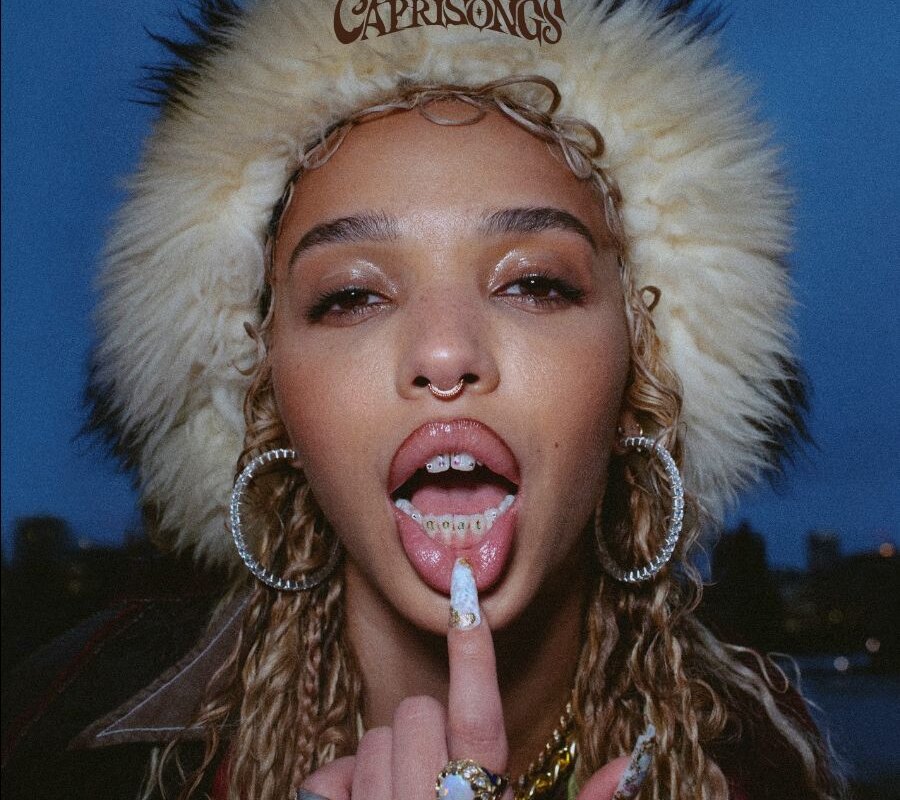 FKA twigs stelt voor CAPRISONGS