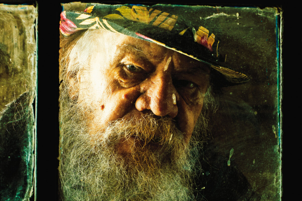 Blues-folk Magician Roland Van Campenhout op zondag 3 april in Minard Gent