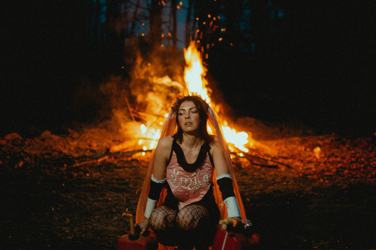 Anna Shoemaker Presents New Single/Video "Mariah" | Debut Album Out 3/4