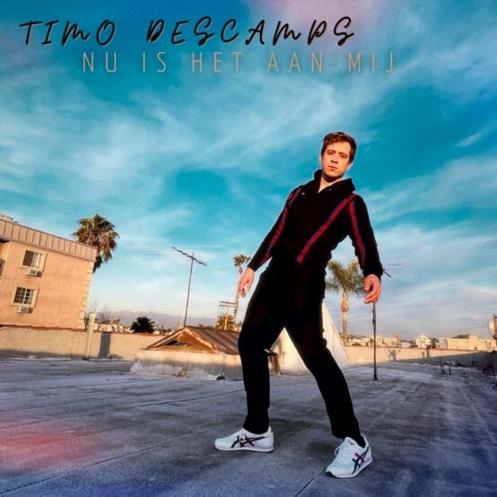 Timo Descamps laat moeilijke periode definitief achter zich met nieuwe single “Nu Is Het Aan Mij”.