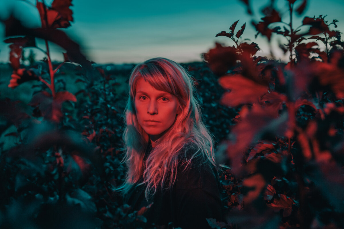 Shaina Hayes Shares Video "Mud" and announces Debut LP