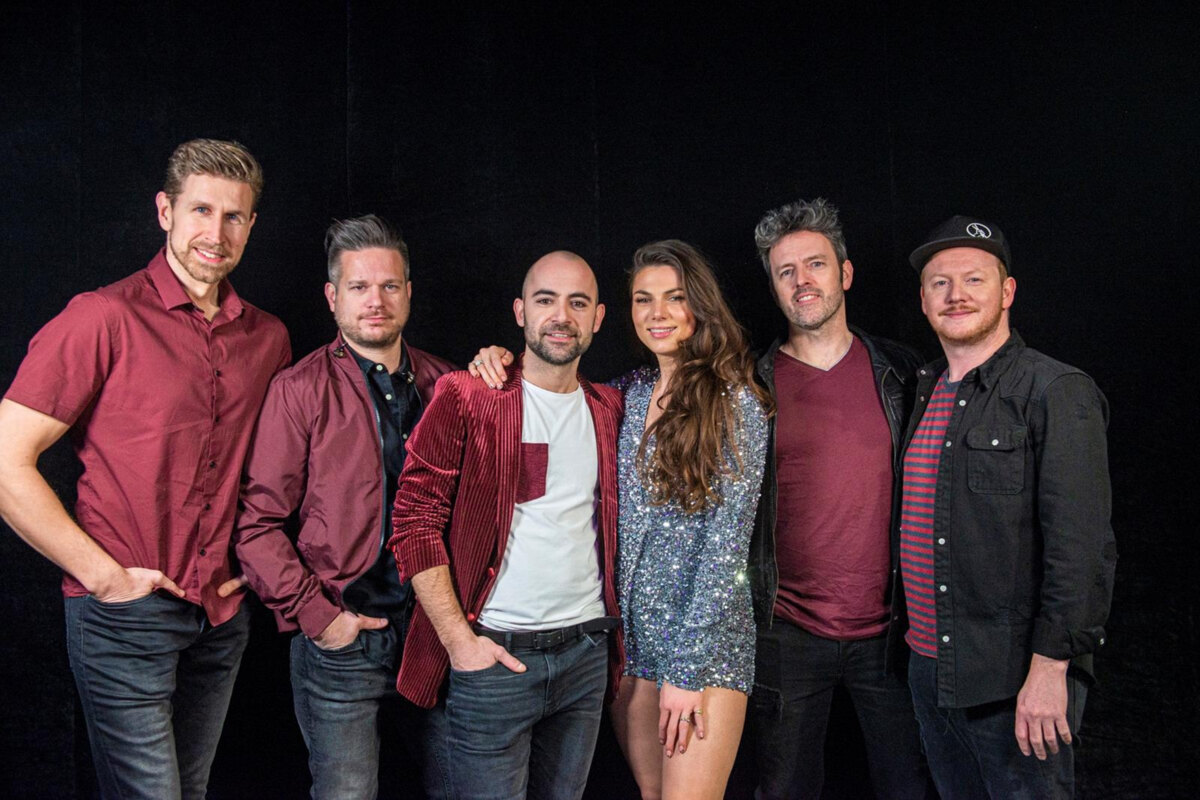 Lisa Michels nieuwe zangeres voor partyband Level Six