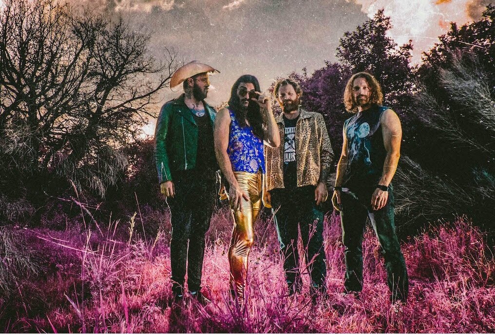 Crobot kondigen de release aan van nieuw studioalbum 'Feel This'.