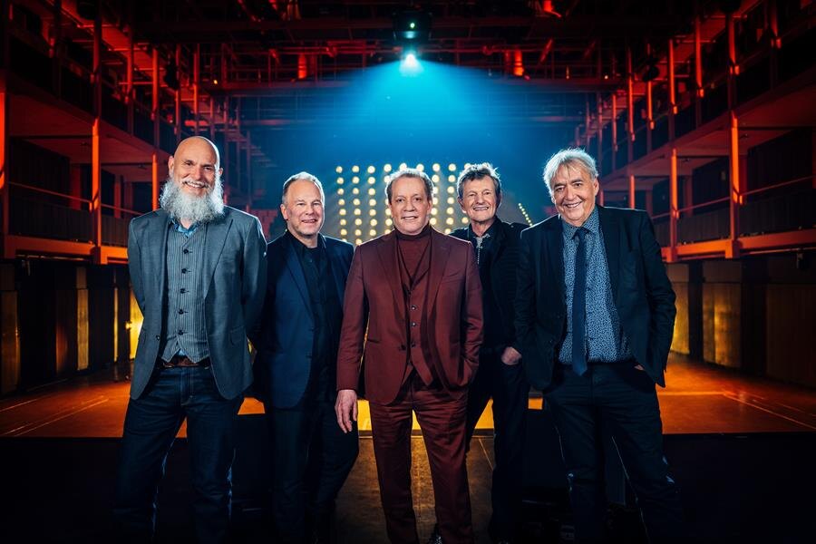 Na 12 jaar doken De Kreuners de studio in voor de hernieuwde single ‘Geen Zonde Van De Tijd’