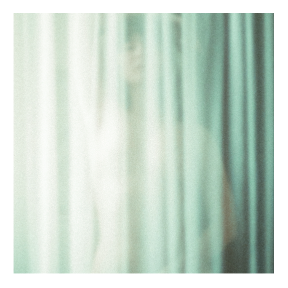 Donna Blue brengt ‘A Lover In Disguise’ uit, de derde single van hun aankomende debuut album