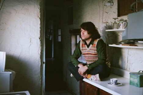 Alex Izenberg shares new song & video “Sorrows Blue Tapestry”