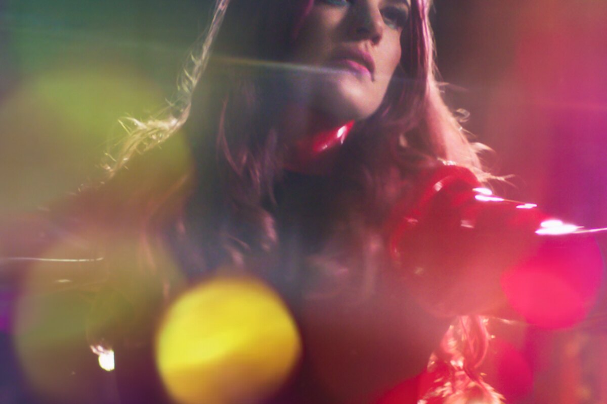 Fe Salomon  - Watch Video for: "All Or Nothing" - Out Now