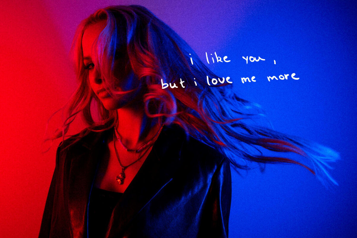 Olivia released debuut EP ‘i like you, but i love me more’