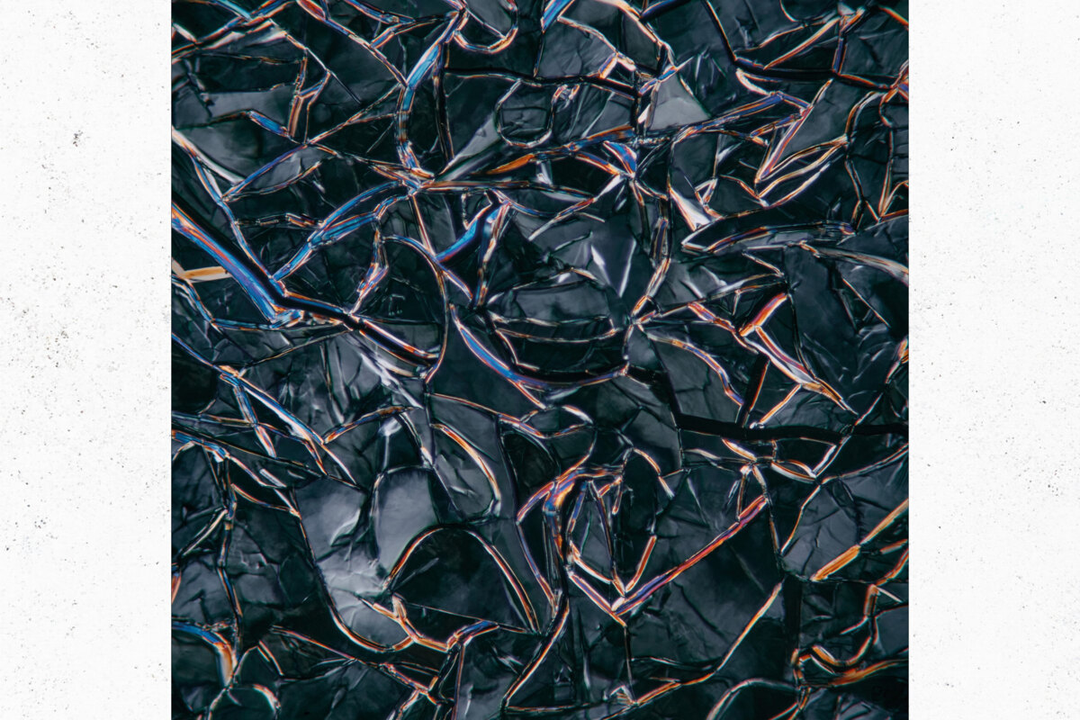 Glass Museum unveils its new album 'REFLET'