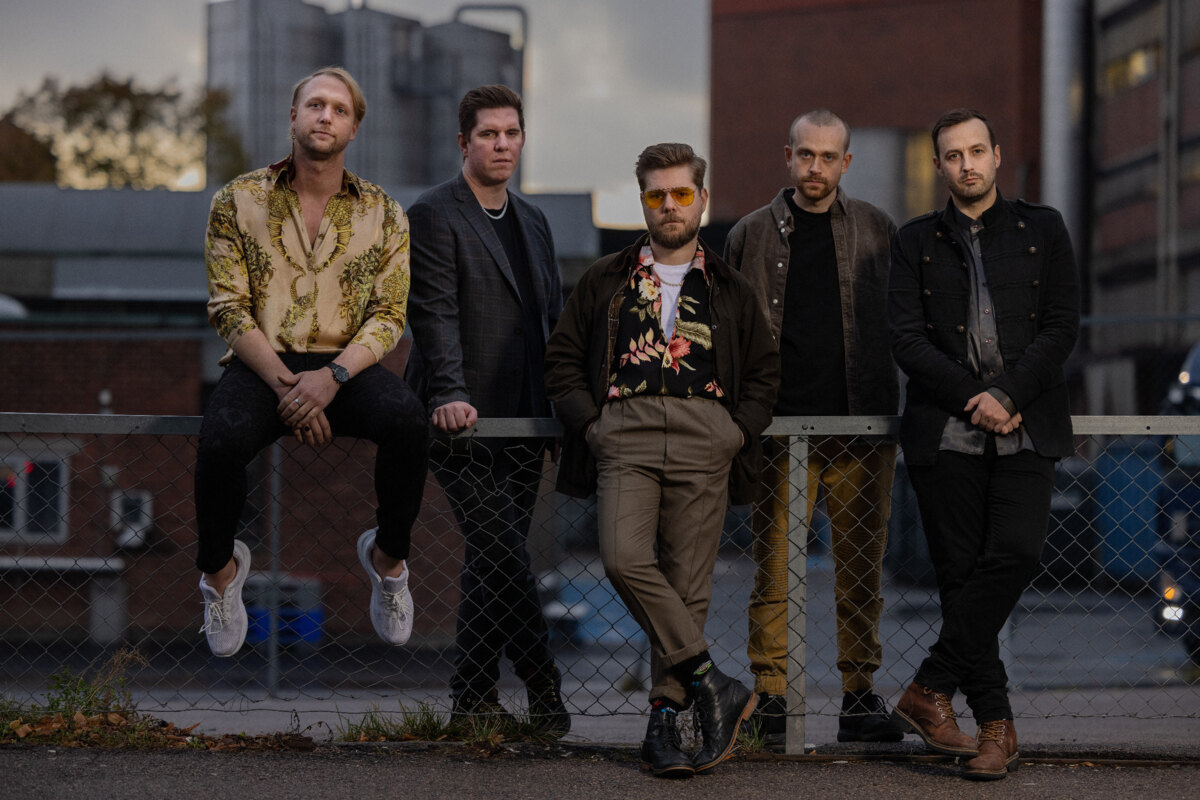 Maraton Releases New Empowering Song "Non-Euclidean Heart" About Individuality And Self-Trust!