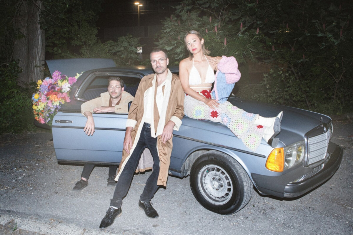 Synth-Pop Ensemble Le Couleur Releases ‘Comme une fin du monde’ Video