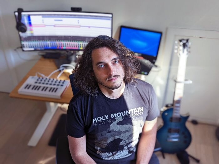 Leo Maia Releases "Pneumothorax" Lyric Video