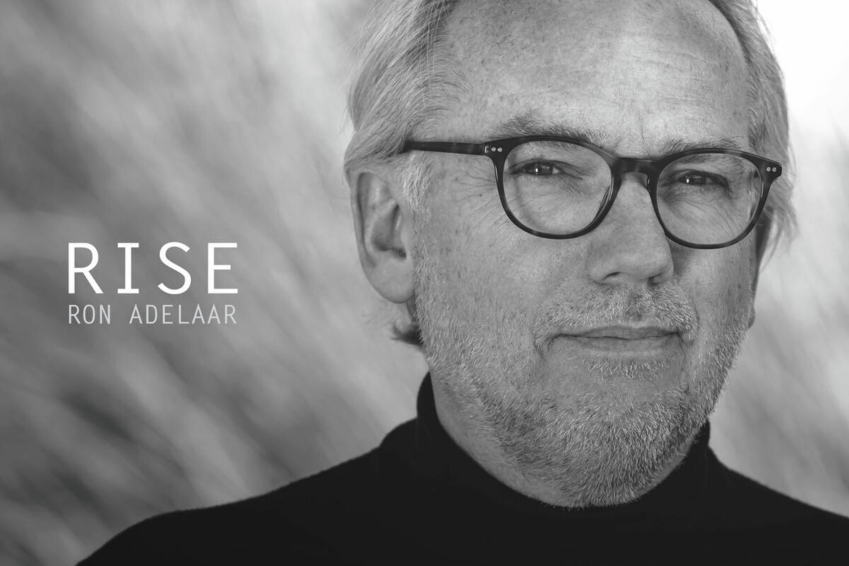 Amersfoortse pianist Ron Adelaar brengt debuutalbum ‘RISE’ uit