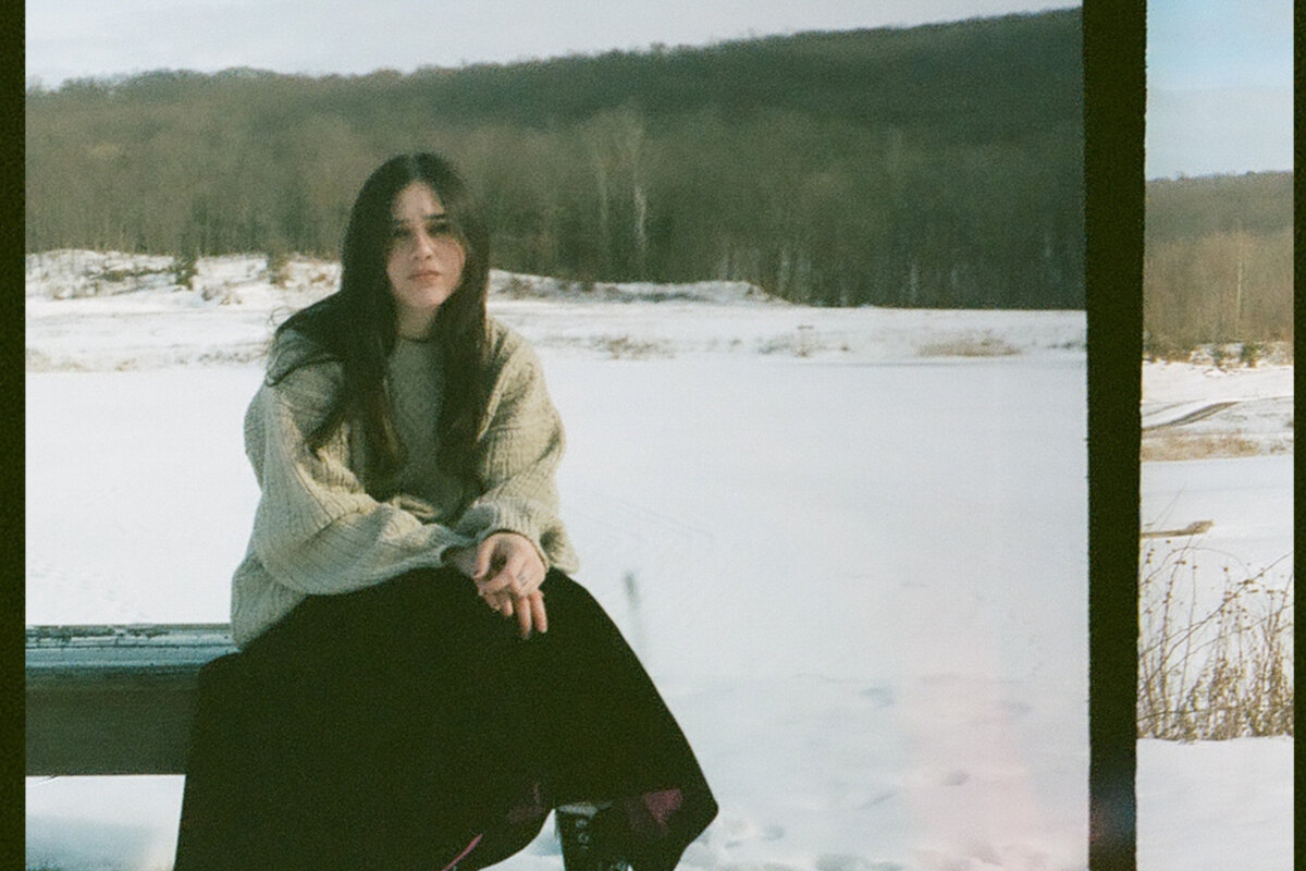 Juliana Madrid is releasing her song “Astronaut”