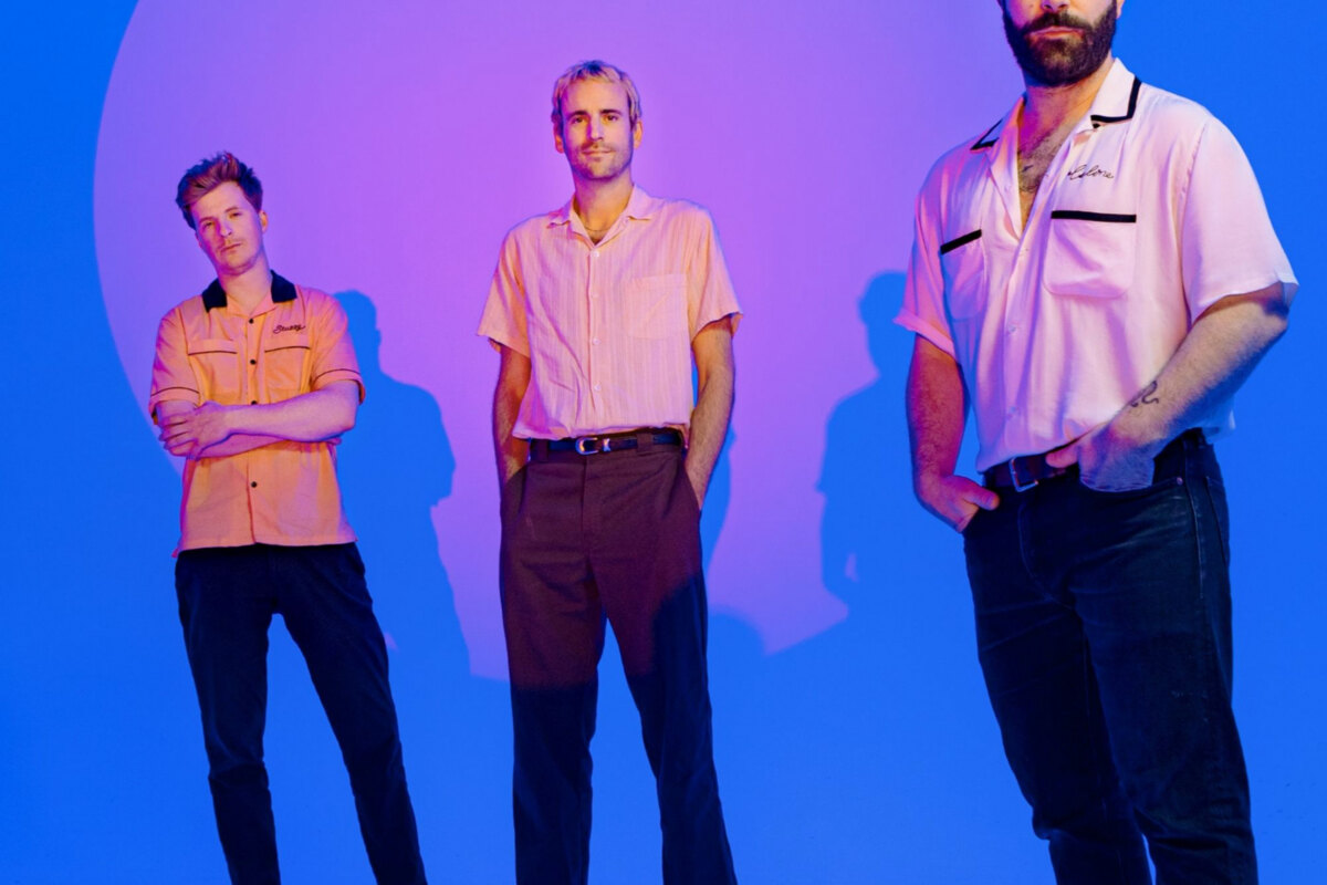 Foals stelt voor Life Is Yours