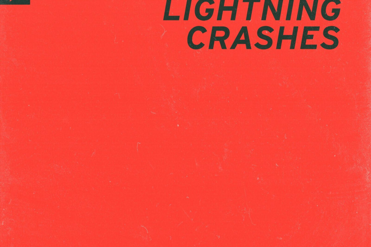 Avira joined forces with multi-platinum rock band Live for an incredible reimagining of their self-written 1994 smash hit ‘Lightning Crashes’. 