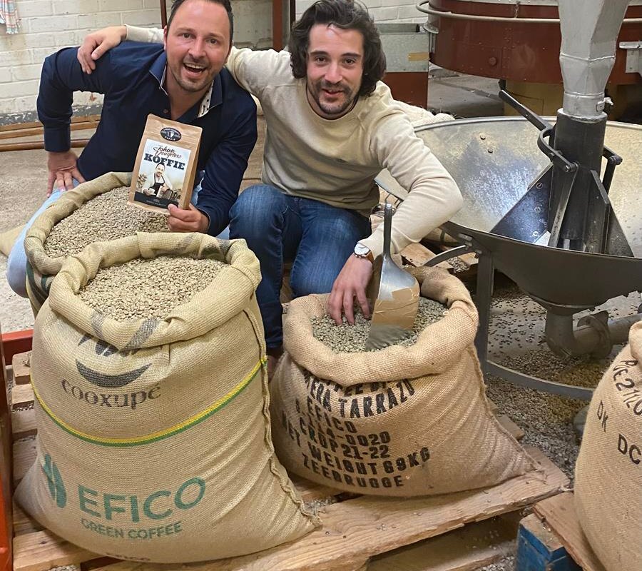 Zanger-accordeonist lanceert zijn eigen 'Johan Veugelers Koffie’