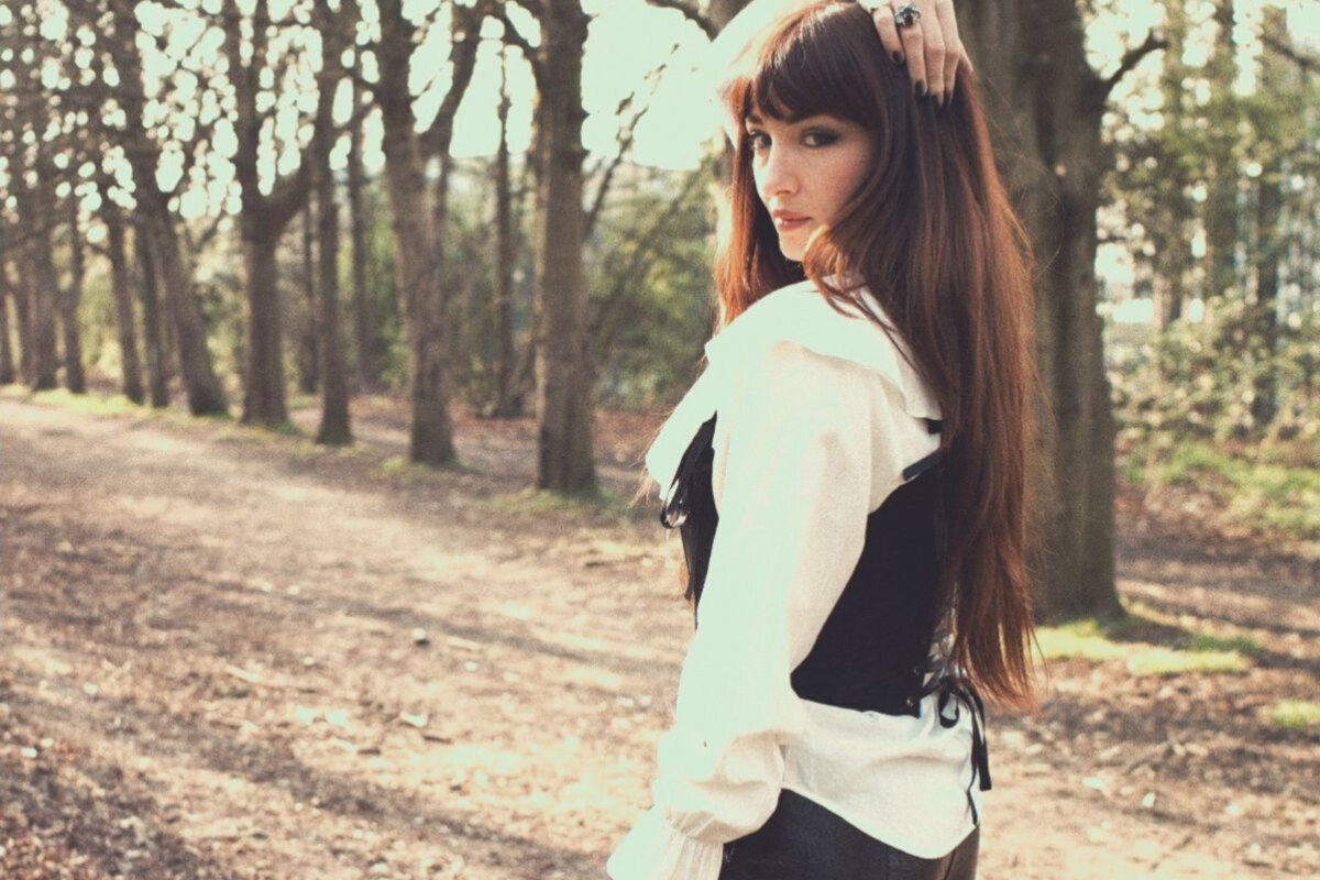 Liz Cass releases 'Shaken' lyric video