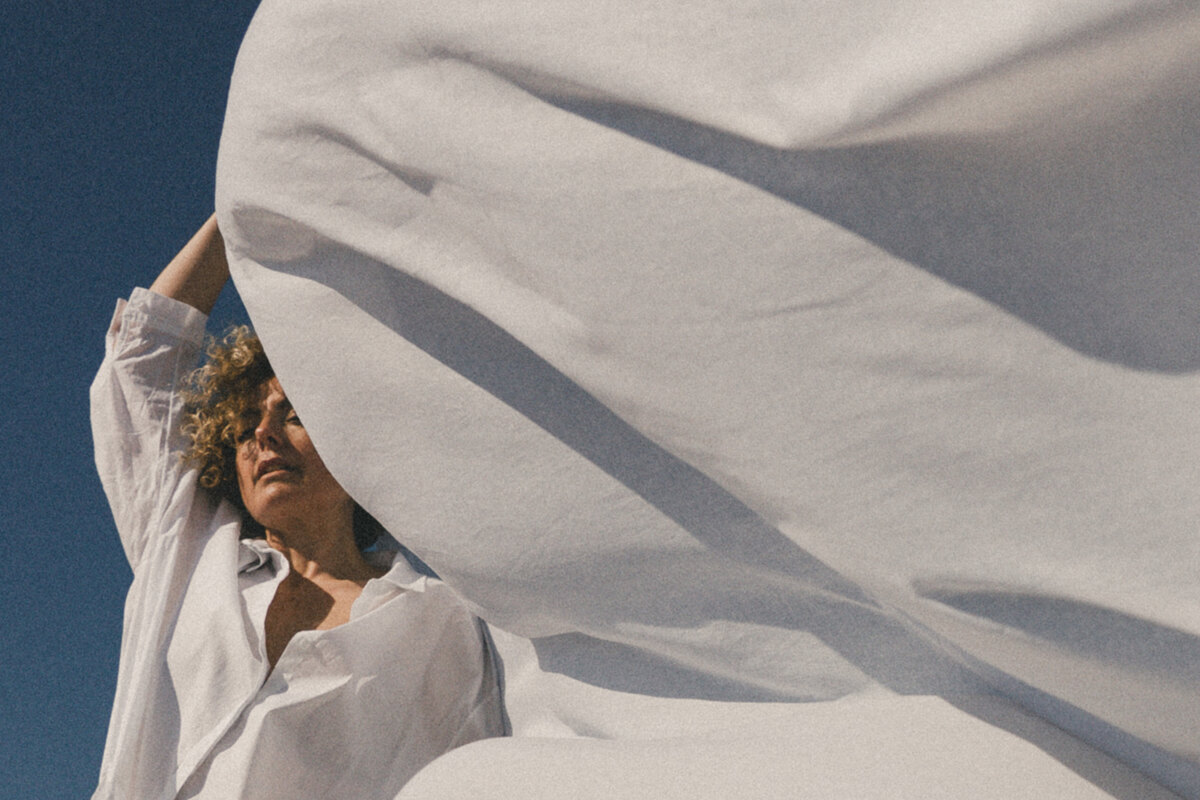 Berenice van Leer gaat solo en lanceert haar tweede single 'Close to Me'