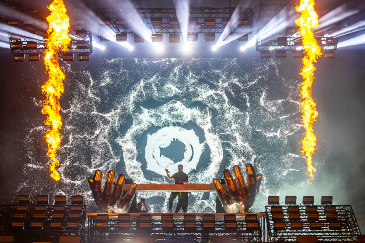 Alok unveils stunning visual show. Designed and directed by lightning guru behind SHM's shows - Alex Hesse (out now)