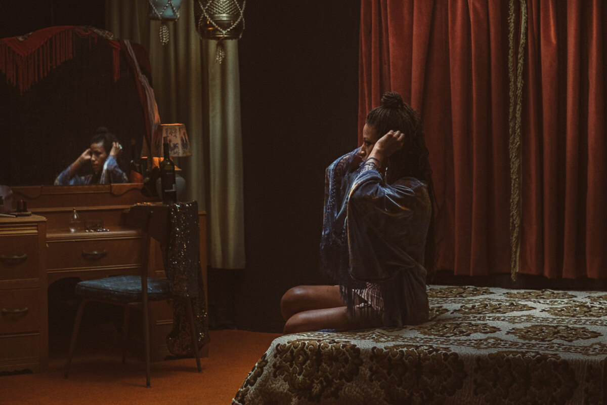 Casualties of Cool singer Ché Aimee Dorval releases her new single Blood Red Son on Icons Creating Evil Art UK