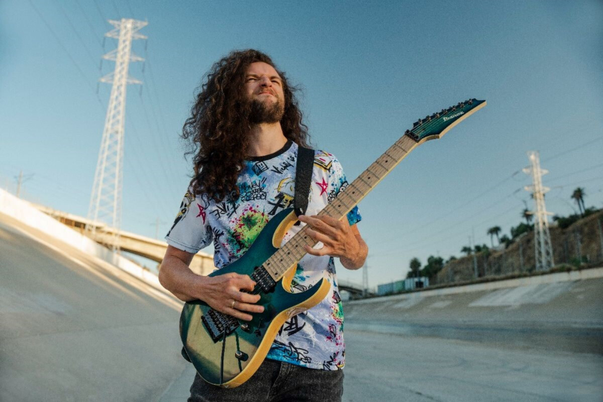 Solo guitarist Morgan Reid releases new single 'Grand Champ' ft. cellist Friedrich Thiele
