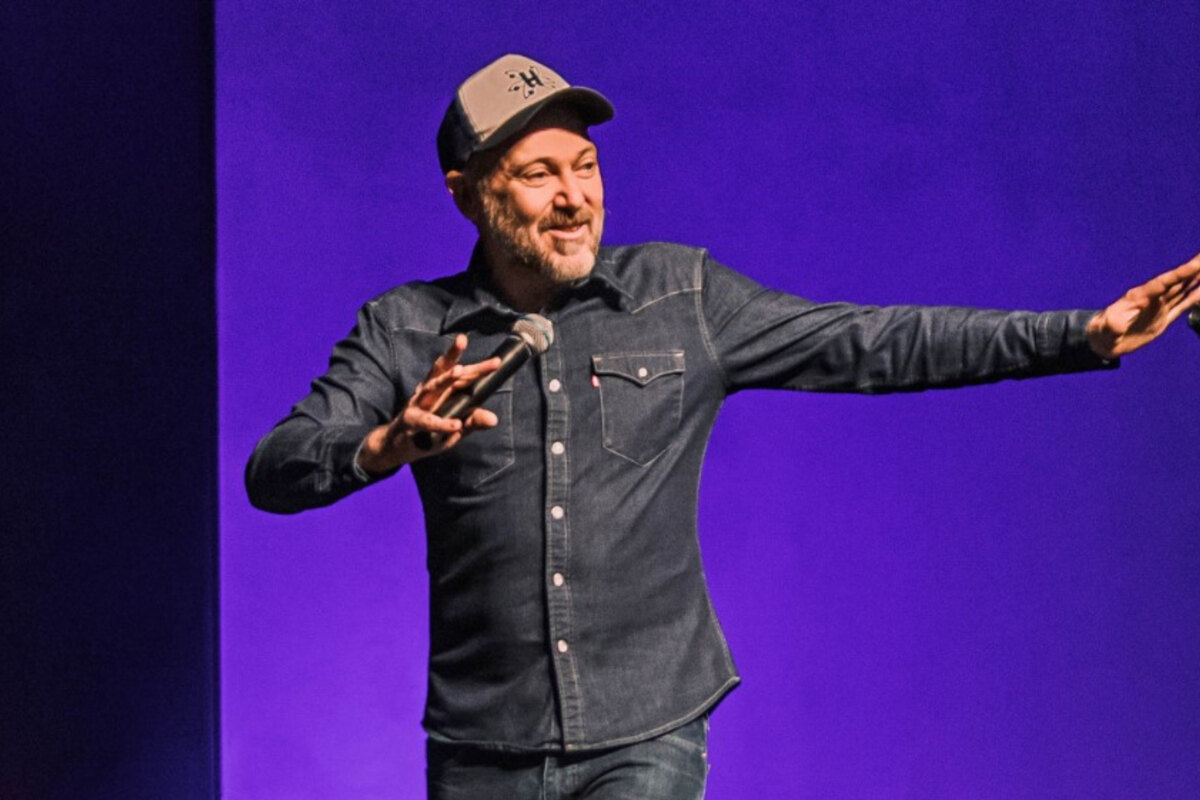 Henk Rijckaert is ‘influencer van de gênante dingen’ in comedyshow Influencer