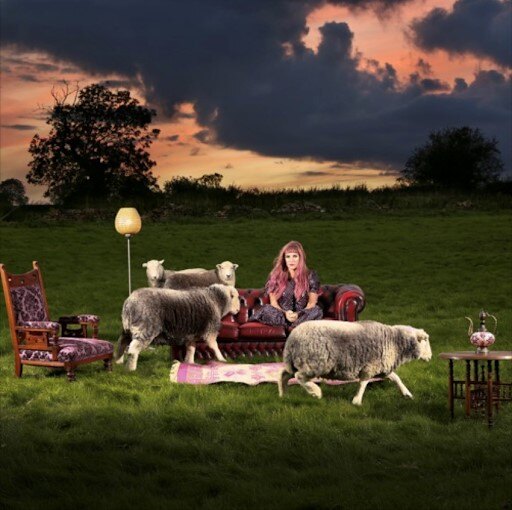 Fe Salomon presenteert "Quintessential England" Single || New album 'Living Rooms' out 20 Jan