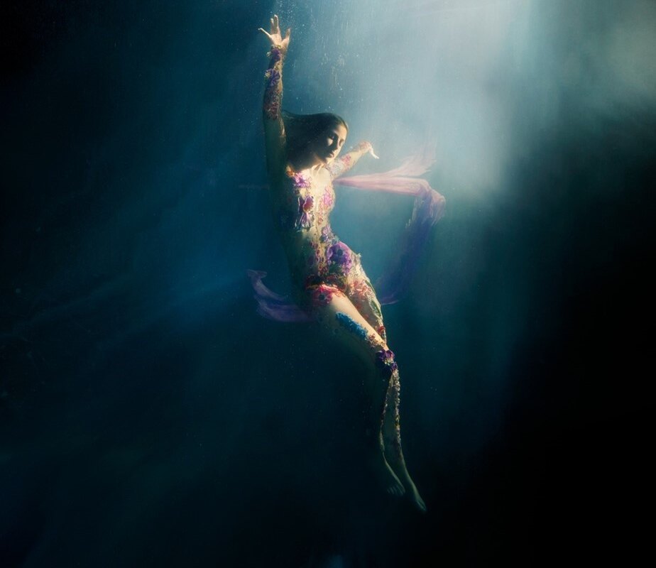 Ellie Goulding Announces New Album “Higher Than Heaven”