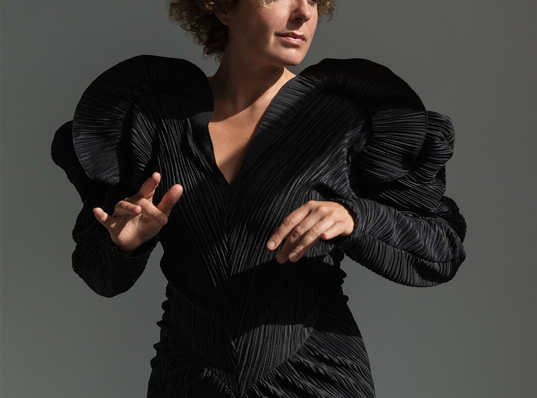 Berenice van Leer lanceert laatste single 'Turn The World Around' van haar aanstaande solo debuut album