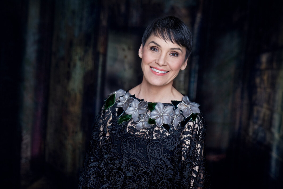 2022 Humanitarian Award Recipient Susan Aglukark Releases "Tikitaummata" Single From 'The Crossing' Album