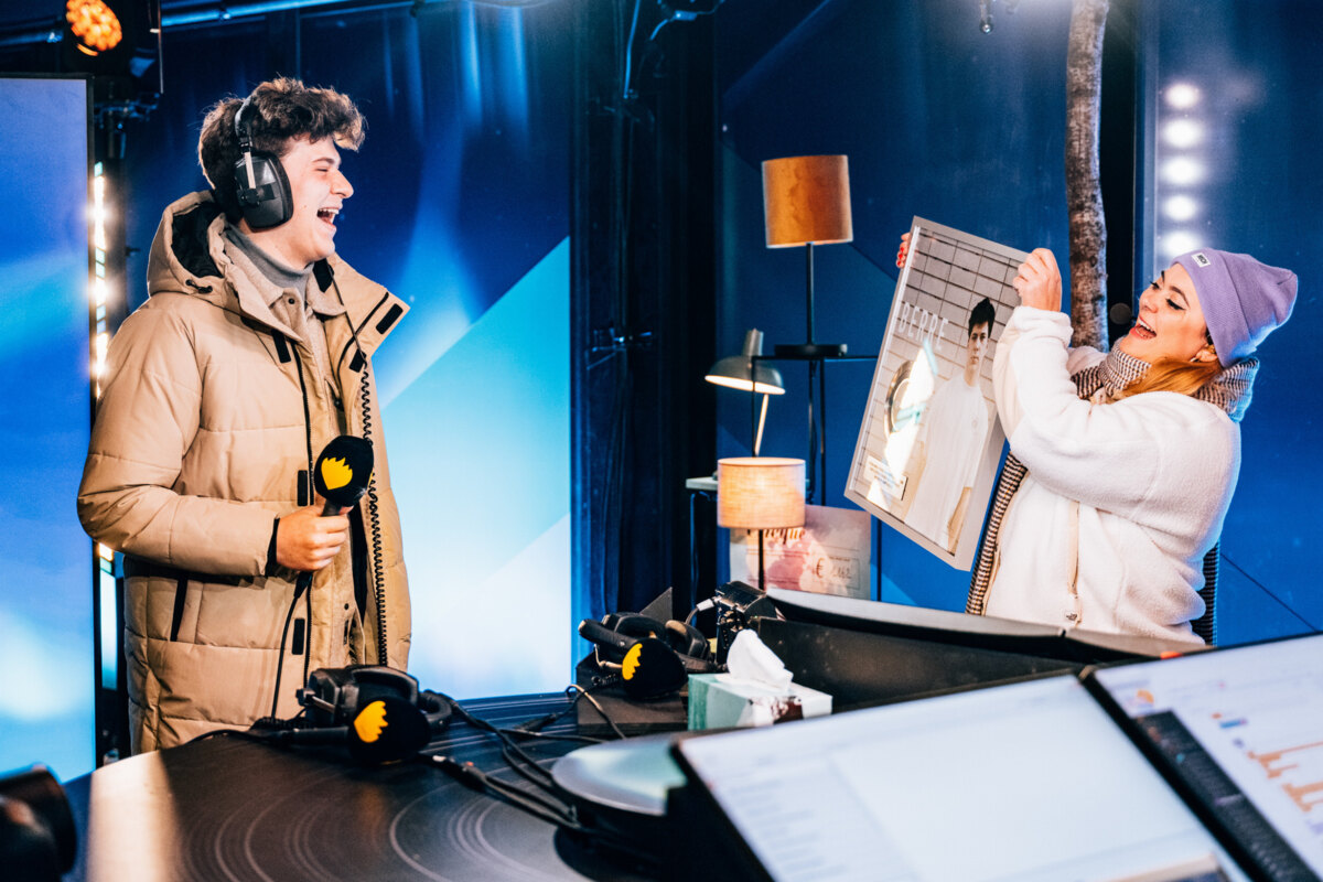 Berre ontvangt platina award voor hitsingle 'Say My Name'