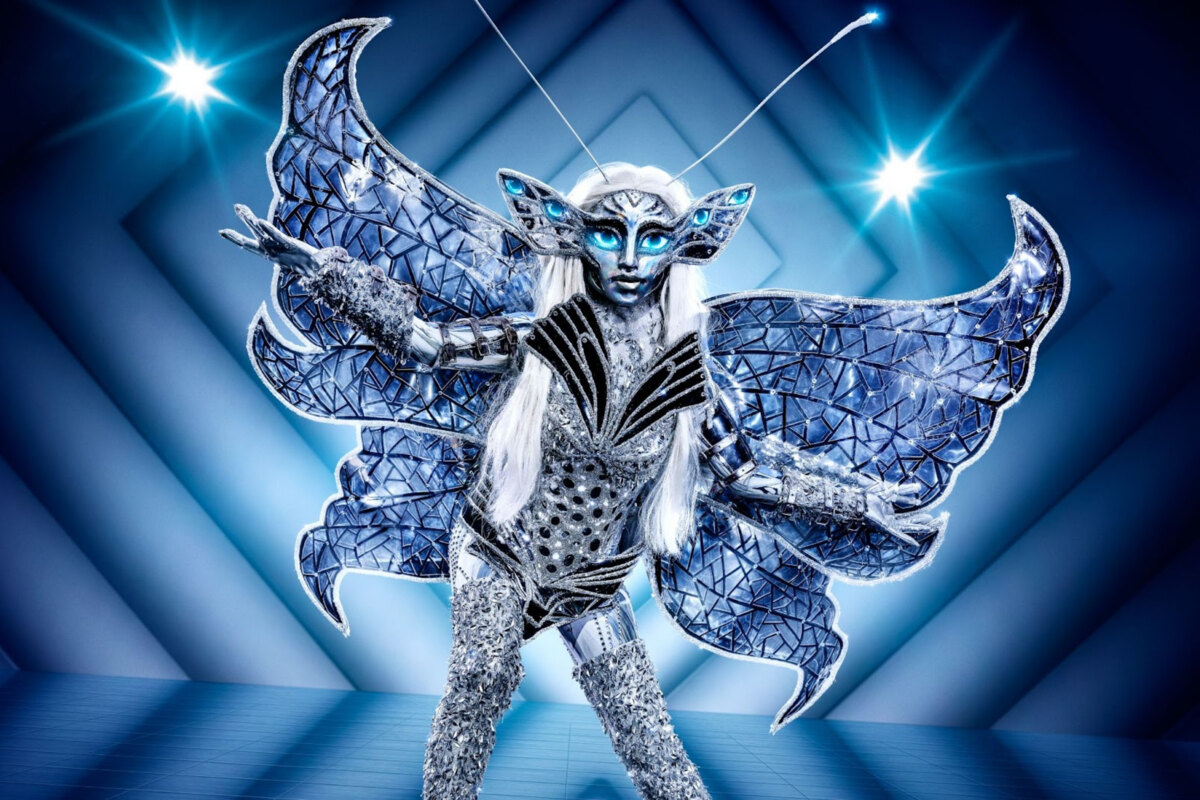 Vlinder komt uit haar cocon voor The Masked Singer