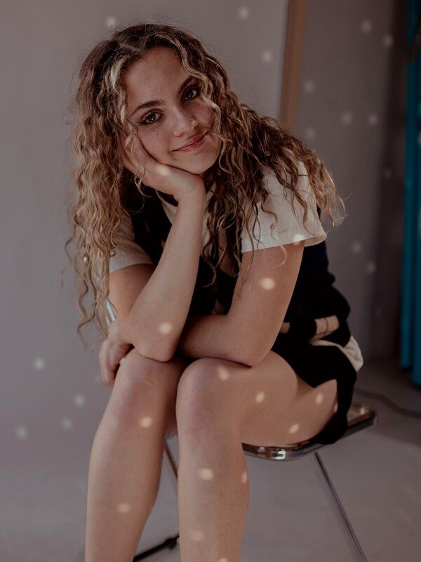 Izzy Mahoubi Shares New Single & Music Video “Torn In Two”