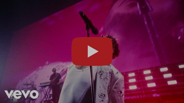 Oscar and the Wolf verrast fans met live versie van 'Warrior' en bijhorende concertclip